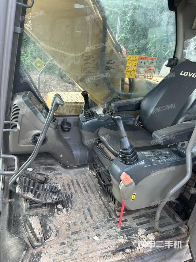 驾驶室整体（整机外观）