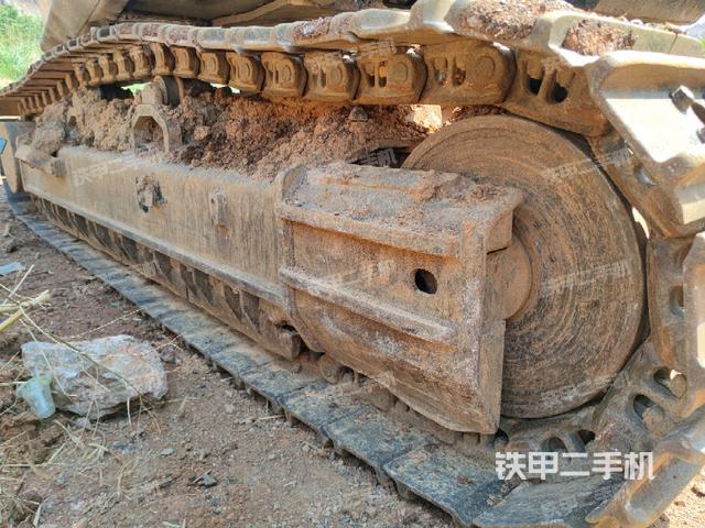 右側(cè)履帶整體(行走機構(gòu)) 右側(cè)履帶整體(行走機構(gòu))