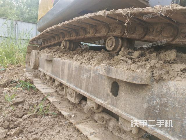 右側(cè)履帶整體(行走機構(gòu)) 右側(cè)履帶整體(行走機構(gòu))