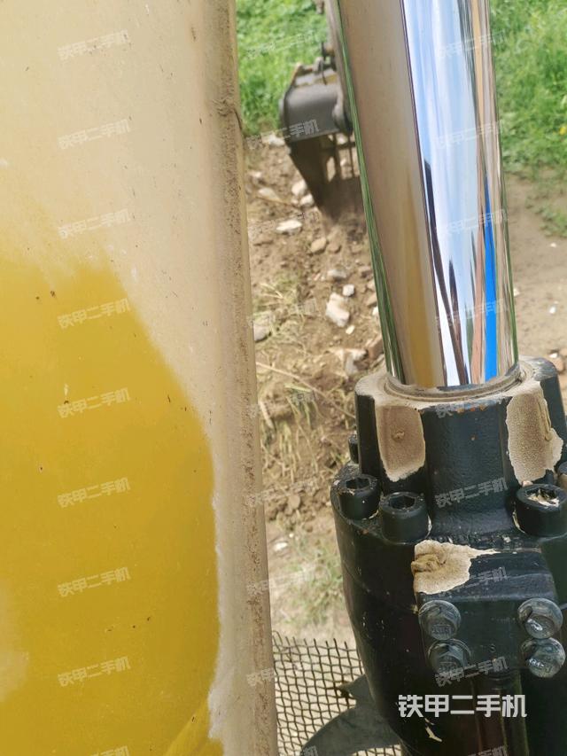 大臂油缸整體?豎拍（工作和回轉(zhuǎn)裝置）