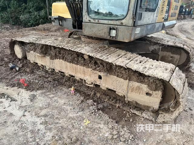 单侧履带整体（整机外观）