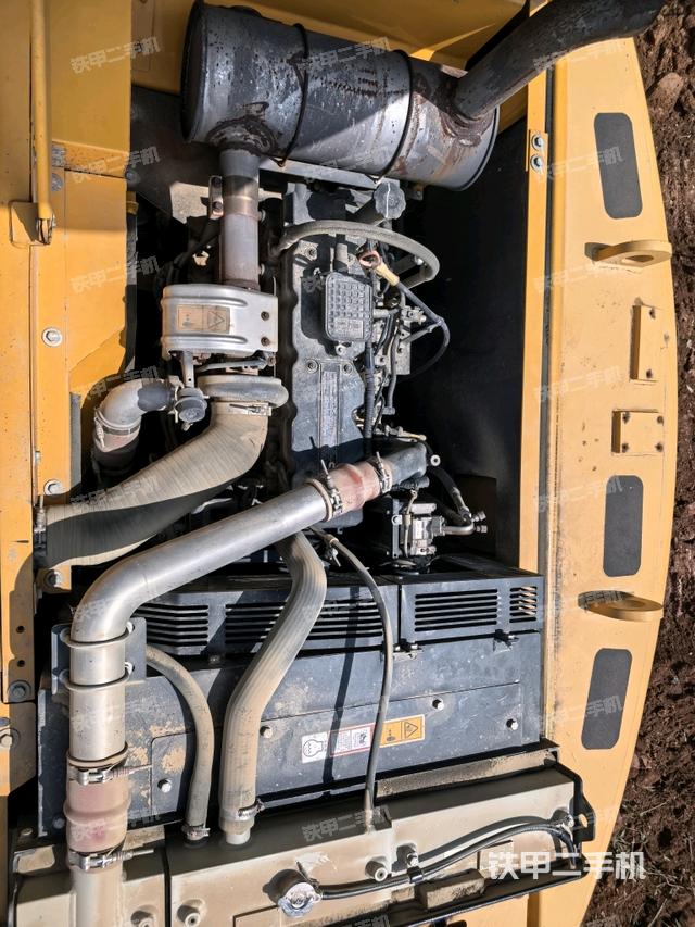 发动机室(上车部件) 发动机室(上车部件)