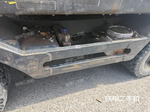 左托鏈輪和鏈筋(行走機構(gòu)) 左托鏈輪和鏈筋(行走機構(gòu))