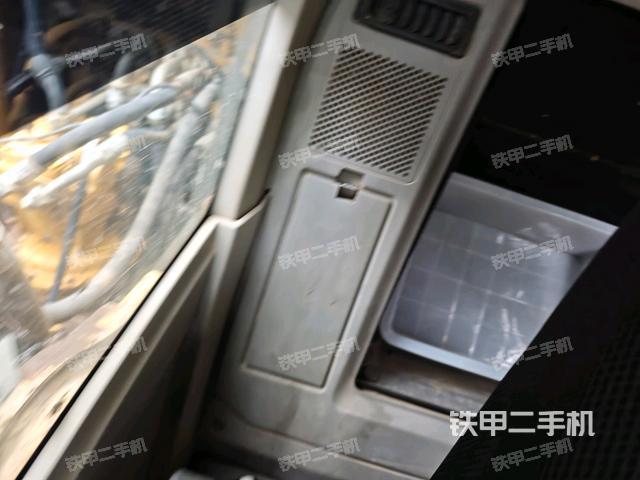 后窗玻璃角標(biāo)(駕駛室部分) 后窗玻璃角標(biāo)(駕駛室部分)