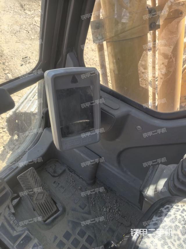 显示屏 (驾驶室部分) 显示屏 (驾驶室部分)