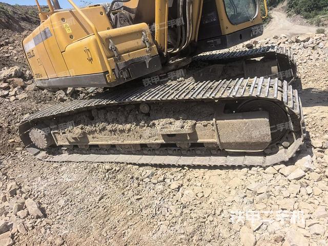 右侧履带整体(行走机构) 右侧履带整体(行走机构)