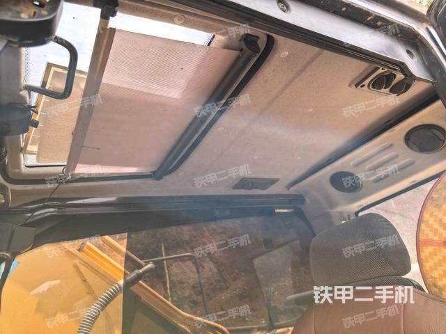 右侧玻璃角标(驾驶室部分) 右侧玻璃角标(驾驶室部分)