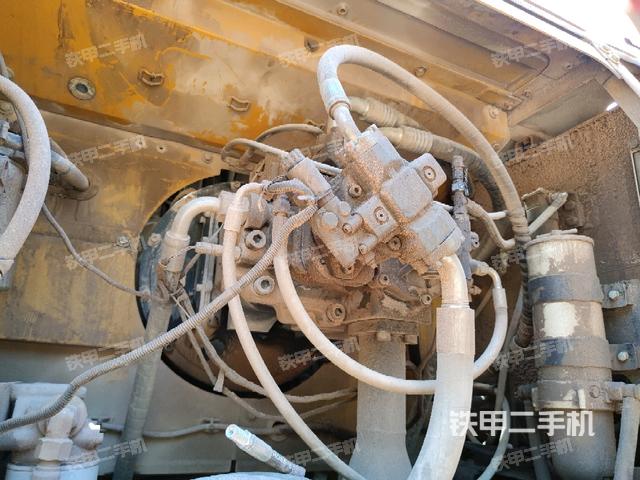 液壓泵斜45?右(大件艙室) 液壓泵斜45?右(大件艙室)