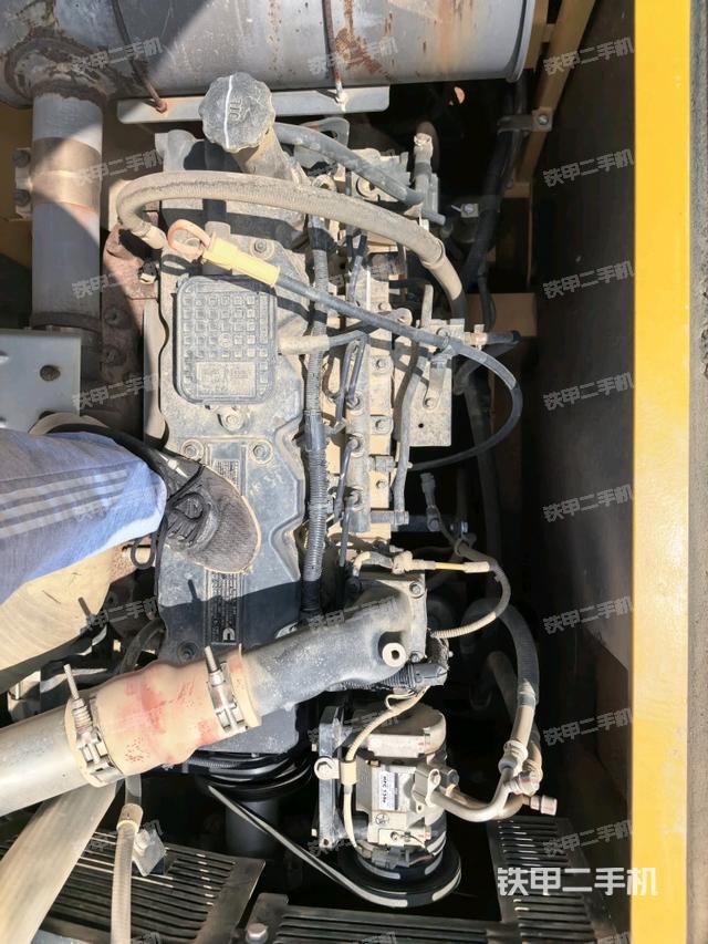 气门室盖螺丝特写(上车部件) 气门室盖螺丝特写(上车部件)