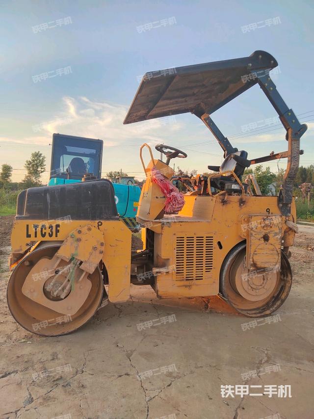 整机左侧(设备外观及核心部件) 整机左侧(设备外观及核心部件)