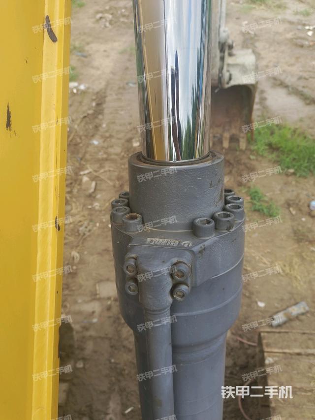 大臂油缸整體?豎拍(工作和回轉(zhuǎn)裝置) 大臂油缸整體?豎拍(工作和回轉(zhuǎn)裝置)