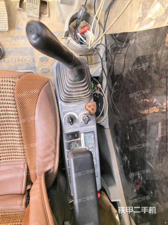 后窗玻璃角标(驾驶室部分) 后窗玻璃角标(驾驶室部分)