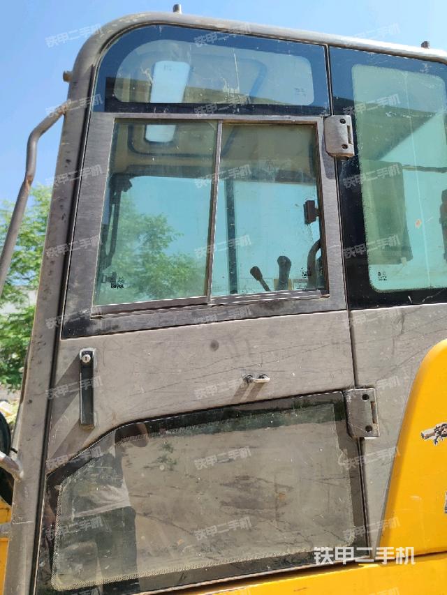 ?駕駛室正側(cè)(駕駛室部分) ?駕駛室正側(cè)(駕駛室部分)