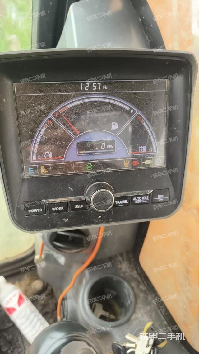 左后方玻璃角標(biāo)(駕駛室部分) 左后方玻璃角標(biāo)(駕駛室部分)