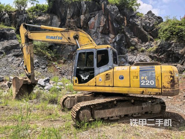 小松PC220-7挖掘機(jī)