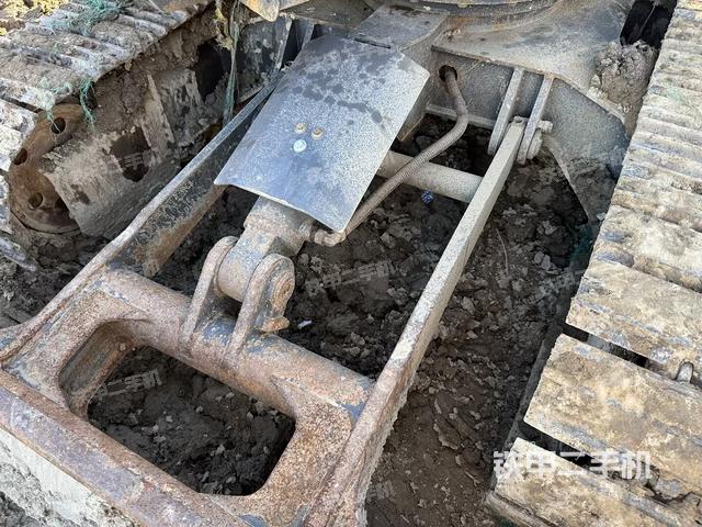 驾驶室顶部（整机外观）