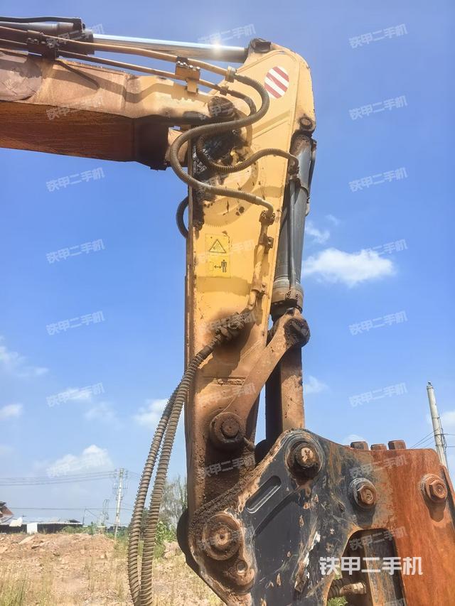 小臂整体右前（工作和回转装置）