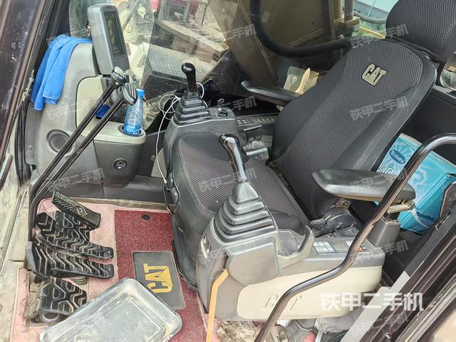 座椅左侧控制台/音响/含左手柄（驾驶室部分）