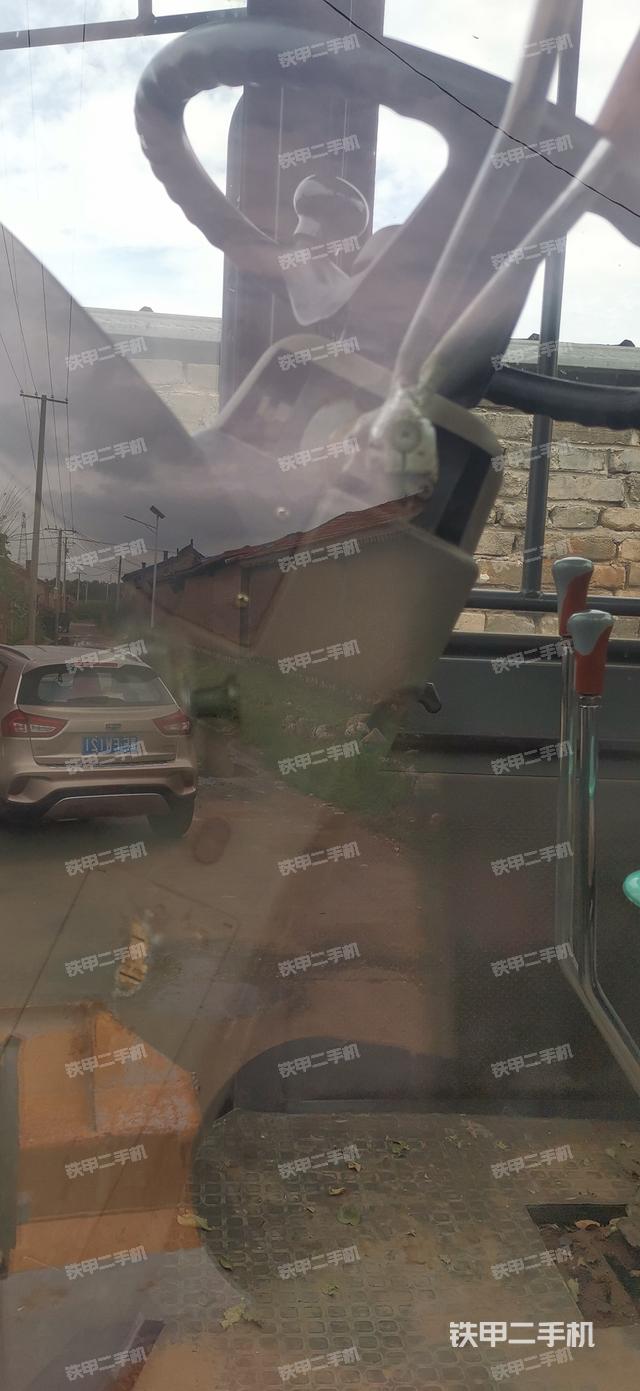 驾驶室操作台(整机外观及大件) 驾驶室操作台(整机外观及大件)