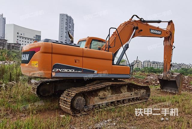 整机右后45°(整机外观) 整机右后45°(整机外观)