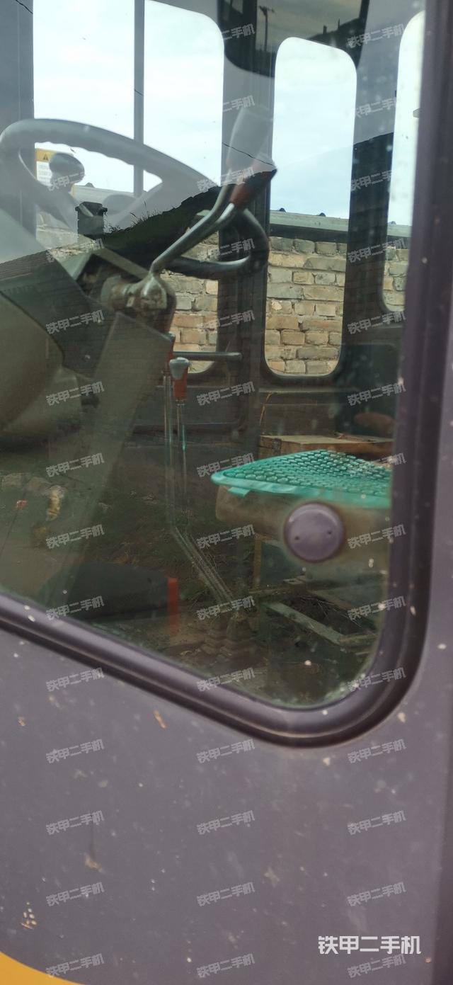 驾驶室工作台(整机外观及大件) 驾驶室工作台(整机外观及大件)