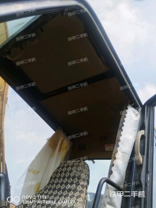 顶棚整体(驾驶室部分) 顶棚整体(驾驶室部分)