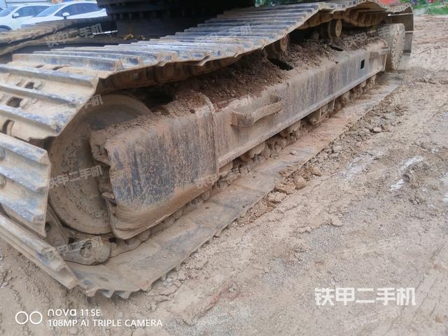 左侧履带整体 (行走机构) 左侧履带整体 (行走机构)