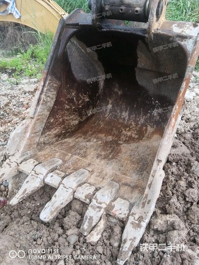 铲斗45度(工作和回转装置) 铲斗45度(工作和回转装置)