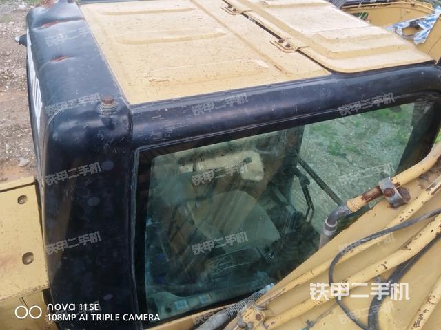 驾驶室顶部俯视(上车部件) 驾驶室顶部俯视(上车部件)