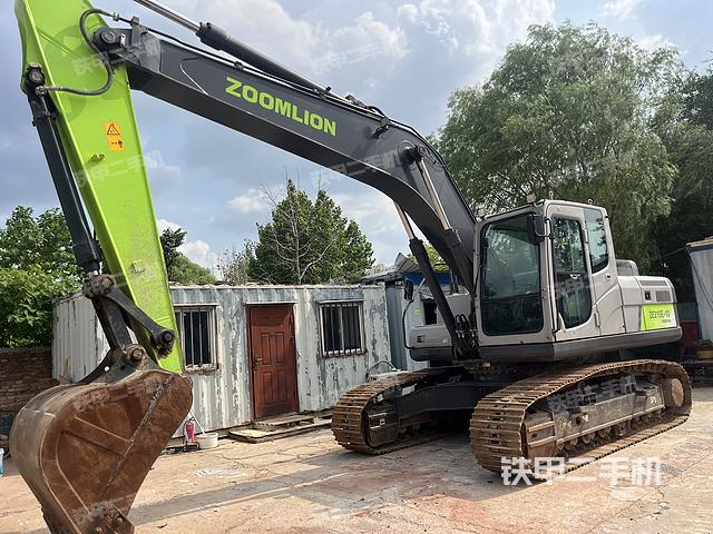 中聯(lián)重科ZE215E-10挖掘機(jī)
