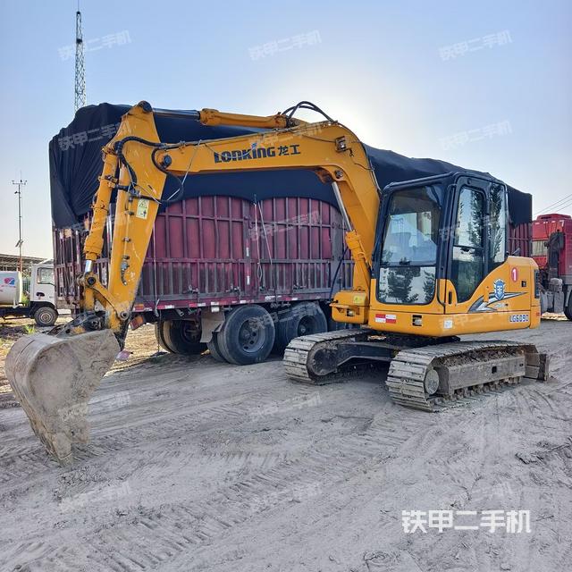 駕駛室整體(整機外觀) 駕駛室整體(整機外觀)