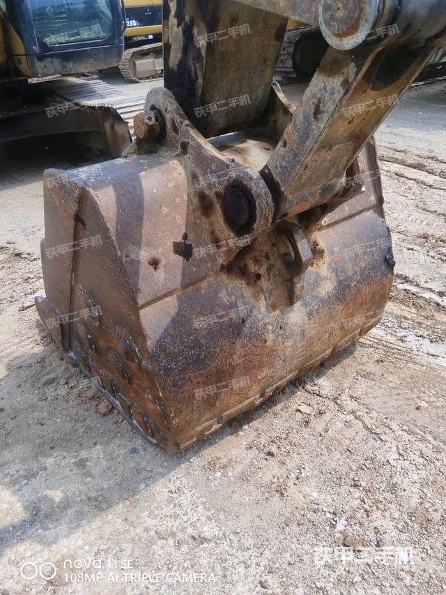 铲斗45度(工作和回转装置) 铲斗45度(工作和回转装置)