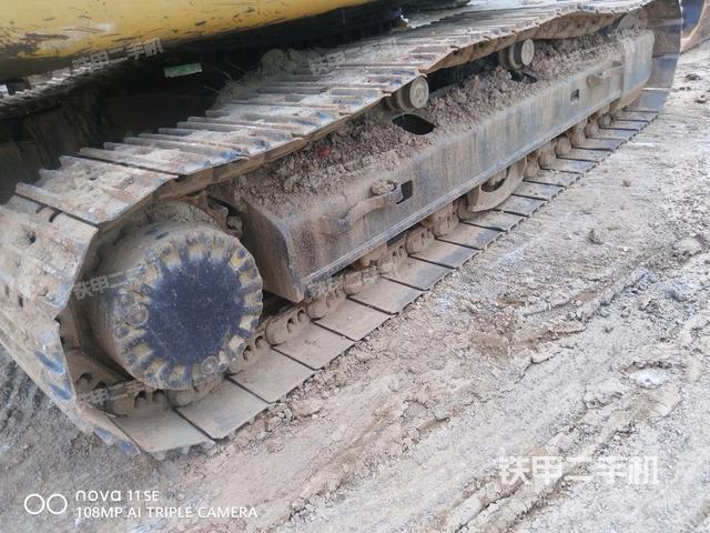 右侧履带整体(行走机构) 右侧履带整体(行走机构)