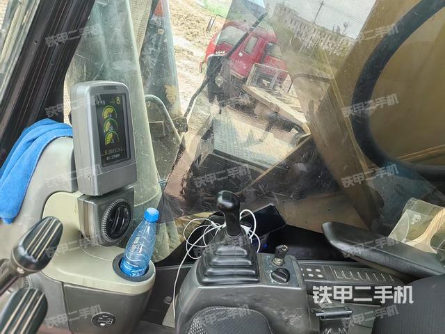 后窗玻璃角标（驾驶室部分）