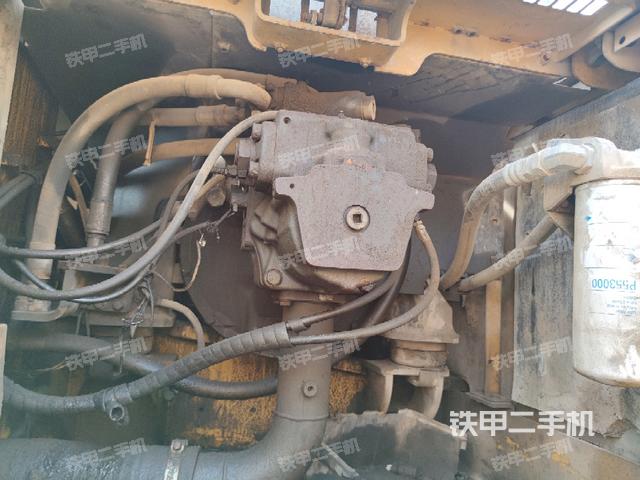 液壓泵斜45?右(大件艙室) 液壓泵斜45?右(大件艙室)