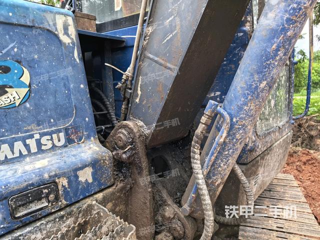 转盘和下车架正前（工作和回转装置）