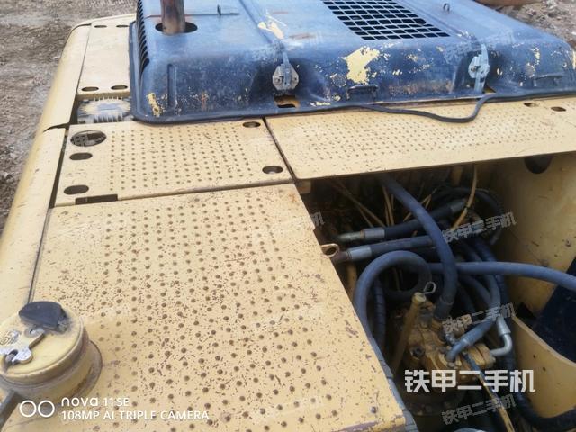 气门室盖螺丝特写(上车部件) 气门室盖螺丝特写(上车部件)