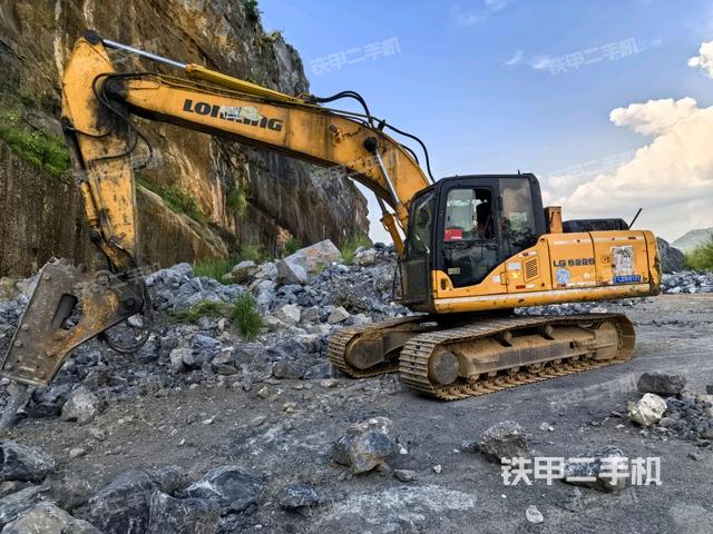 龍工LG6225挖掘機(jī)