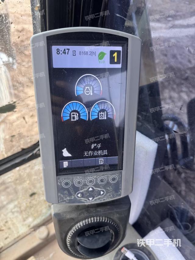 显示屏 (驾驶室部分) 显示屏 (驾驶室部分)