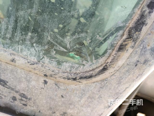 后窗玻璃角標(駕駛室部分) 后窗玻璃角標(駕駛室部分)