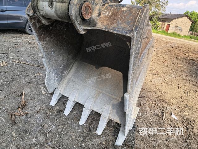 铲斗45度(工作和回转装置) 铲斗45度(工作和回转装置)