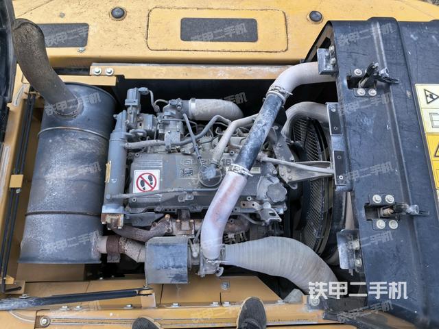 发动机室(上车部件) 发动机室(上车部件)