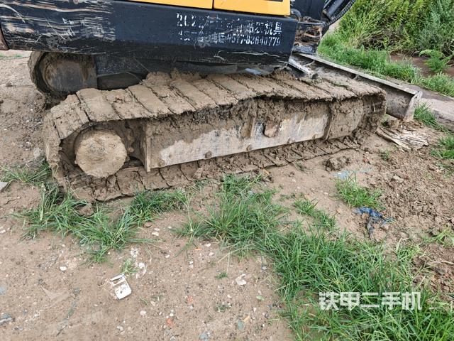 左驅(qū)動輪（行走機構(gòu)）