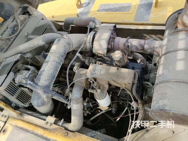 氣門室蓋螺絲特寫(上車部件) 氣門室蓋螺絲特寫(上車部件)