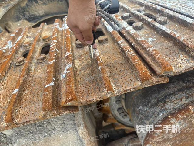 左驱动轮(行走机构) 左驱动轮(行走机构)