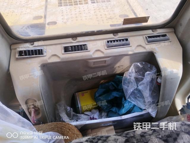 座椅后部(驾驶室部分) 座椅后部(驾驶室部分)