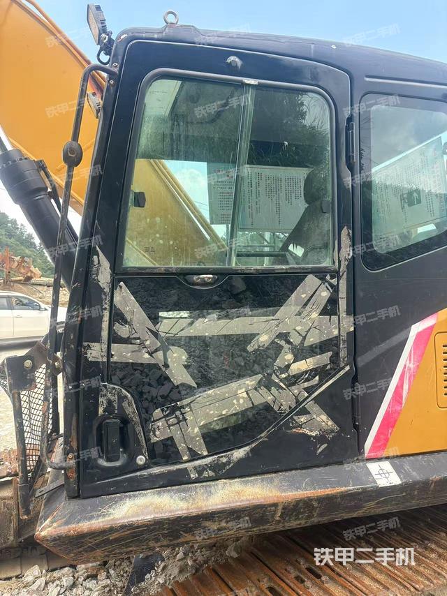 驾驶室左前45度(驾驶室部分) 驾驶室左前45度(驾驶室部分)