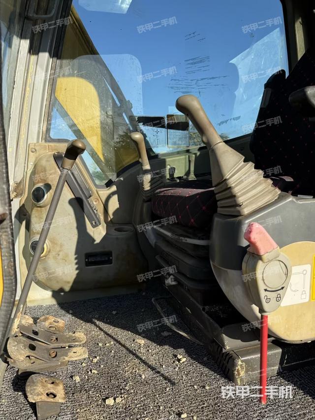 驾驶室整体（整机外观）