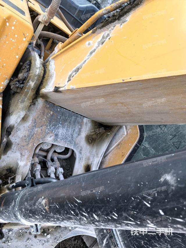 大臂根部 斜视(工作和回转装置) 大臂根部 斜视(工作和回转装置)