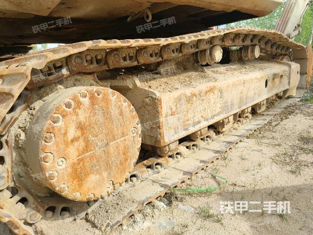 右側(cè)履帶整體(行走機構(gòu)) 右側(cè)履帶整體(行走機構(gòu))